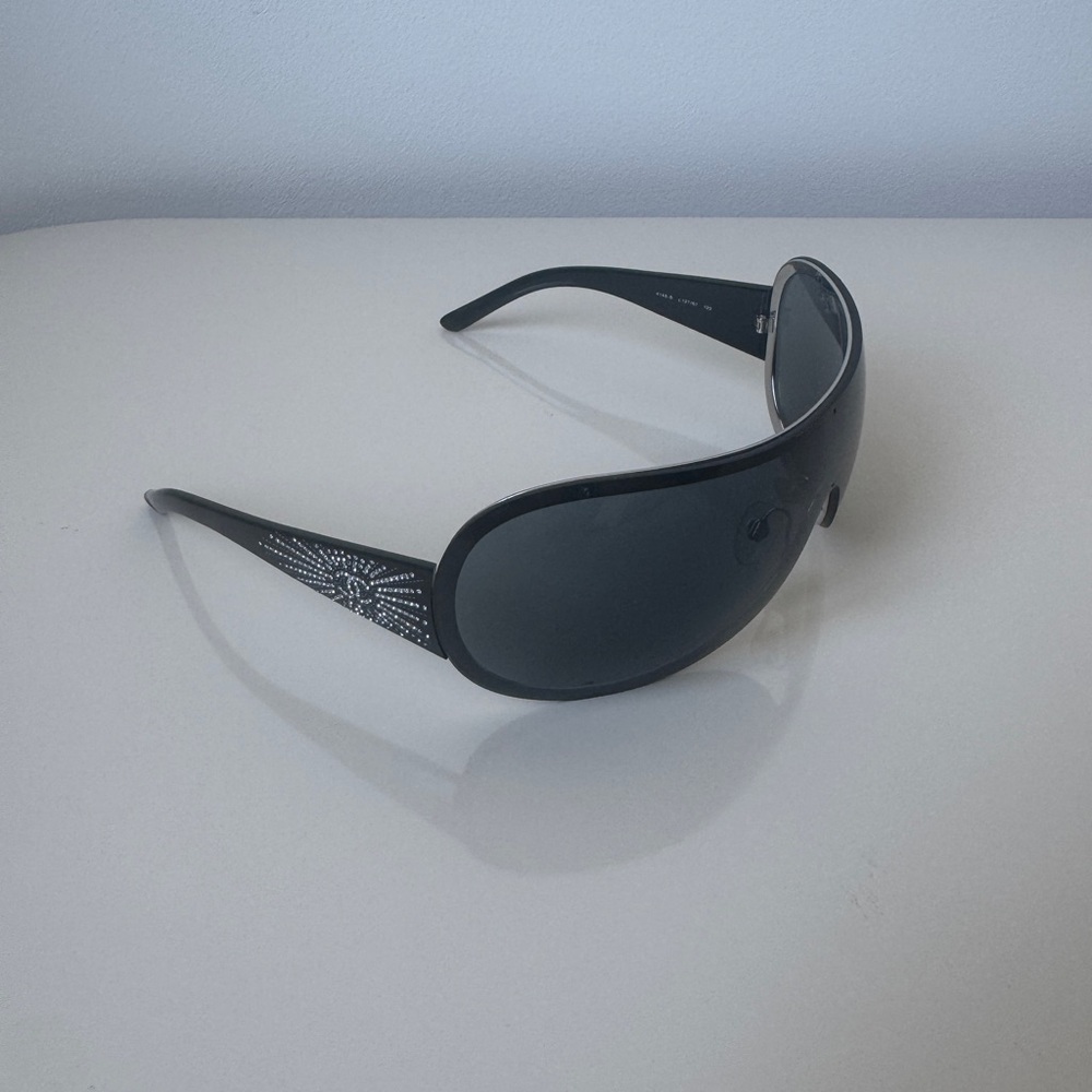 Vintage Chanel sunglasses - Picture 4 of 15